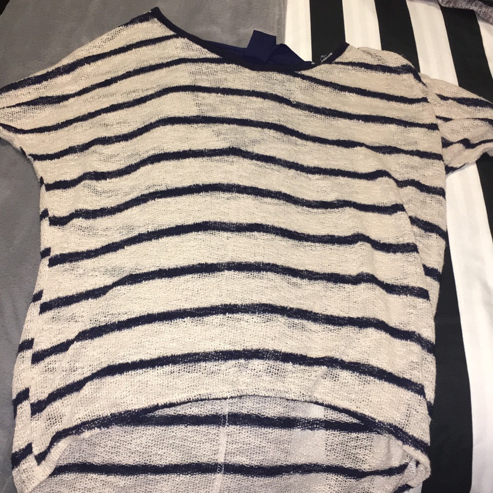 Bow back sweater super cute and brand new